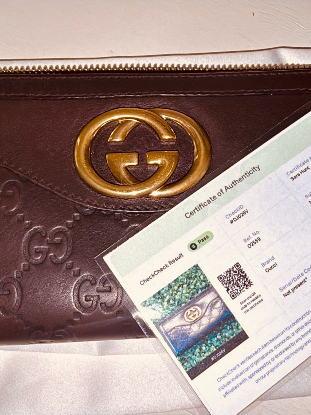 Gucci Guccissima zip-around wallet features signature embossed monogram leather - Picture 2 of 14